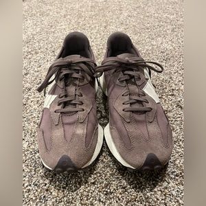 New balance 327 women’s 9.5